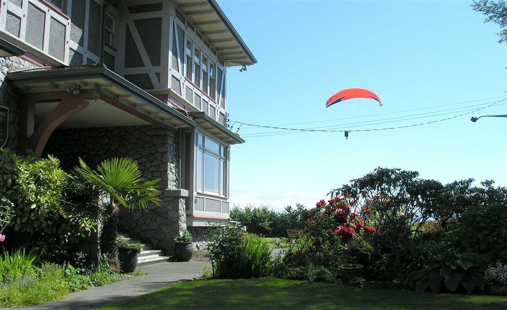 Dashwood Manor Seaside Bed & Breakfast Victoria Exterior foto