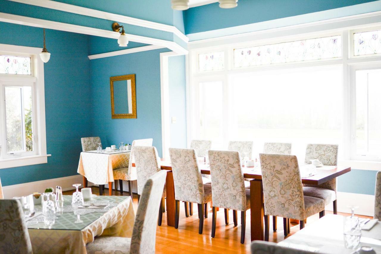 Dashwood Manor Seaside Bed & Breakfast Victoria Exterior foto